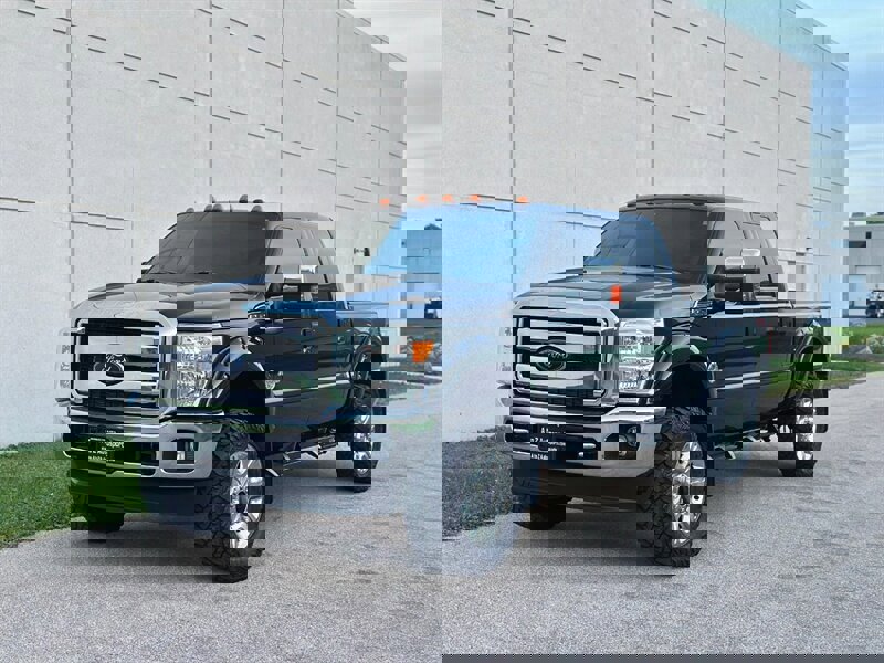 Used 2015 Ford F250 Lariat w/ Lariat Ultimate Package image 3