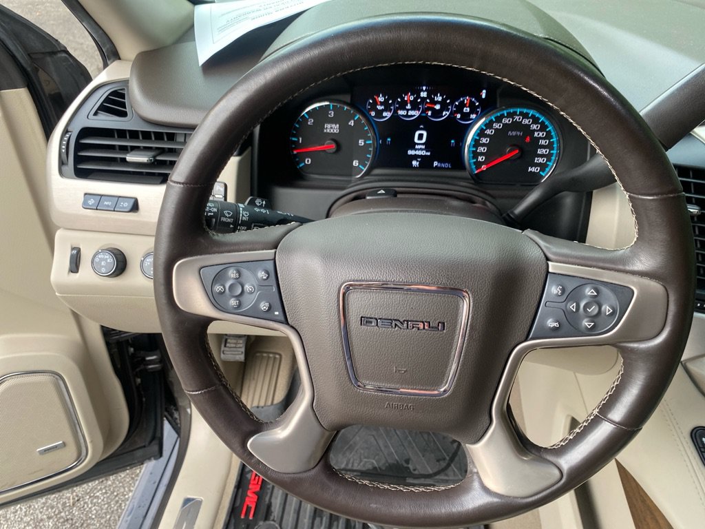 Used 2019 GMC Yukon XL Denali w/ Denali Ultimate Package AWD/4WD image 12