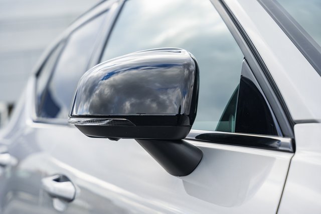 Used 2024 Volvo XC40 B5 Plus w/ Protection Package Premier image 16