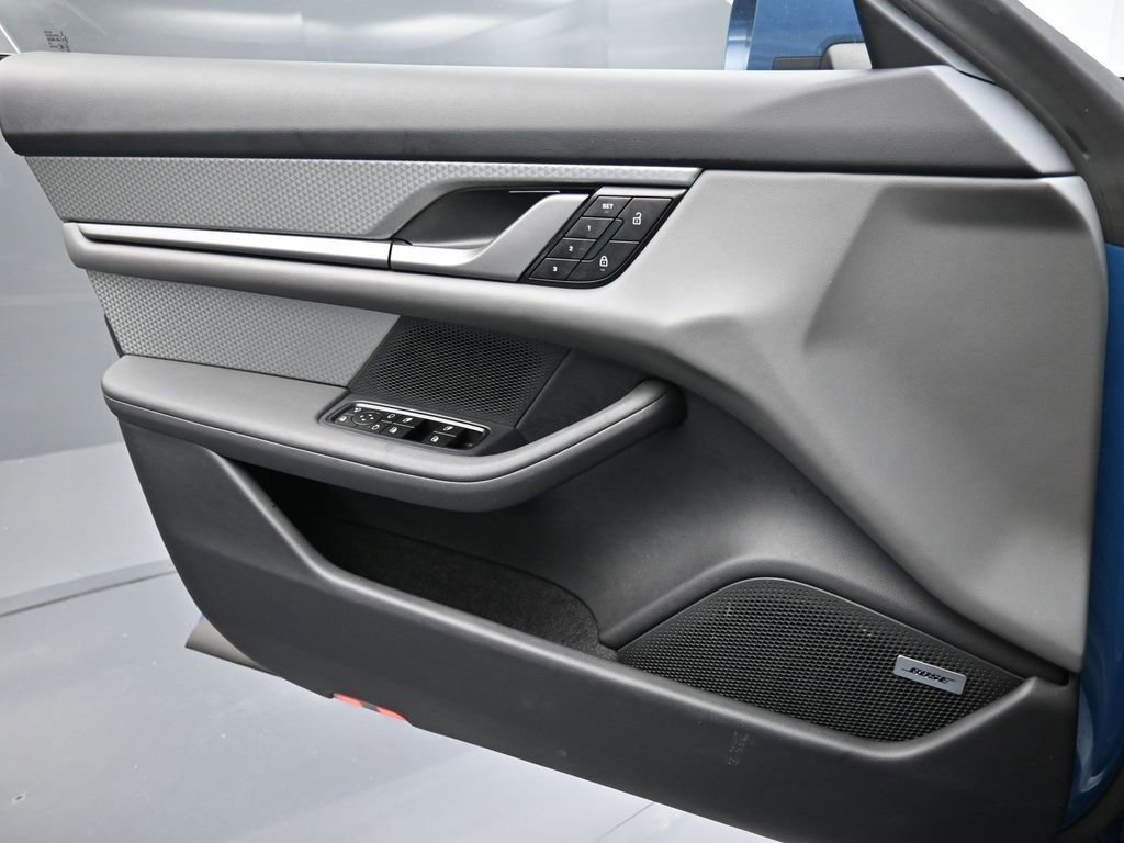 Certified 2025 Porsche Taycan 4S image 23