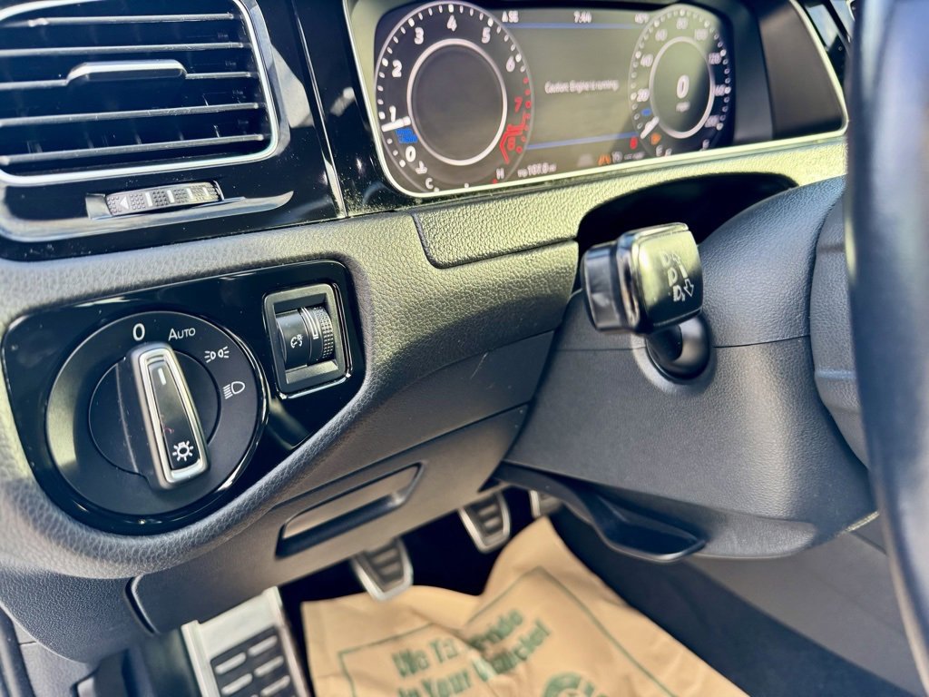 Used 2019 Volkswagen Golf R 4-Door image 28