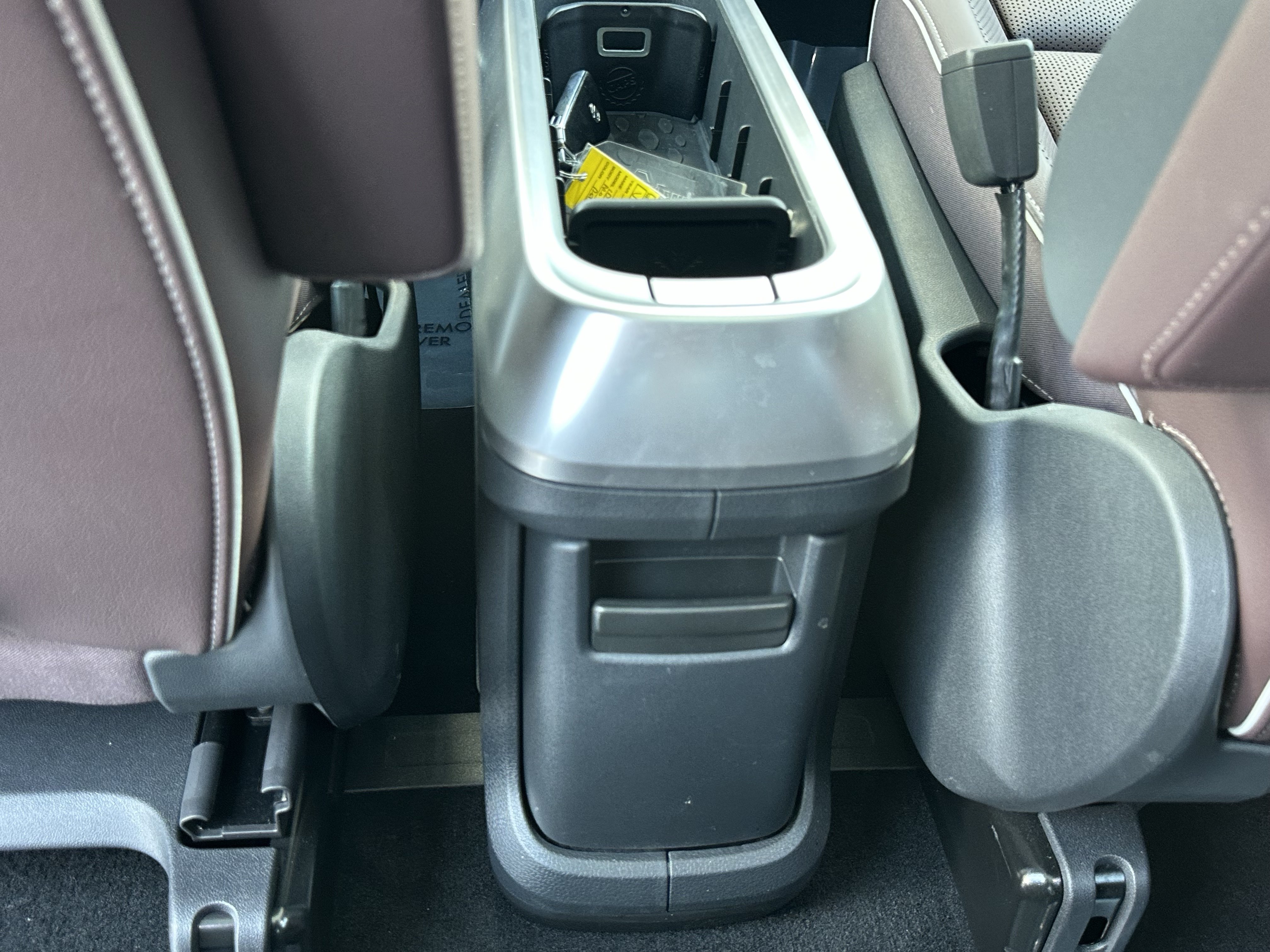 Certified 2025 Volkswagen ID. Buzz Pro S Plus AWD/4WD image 12