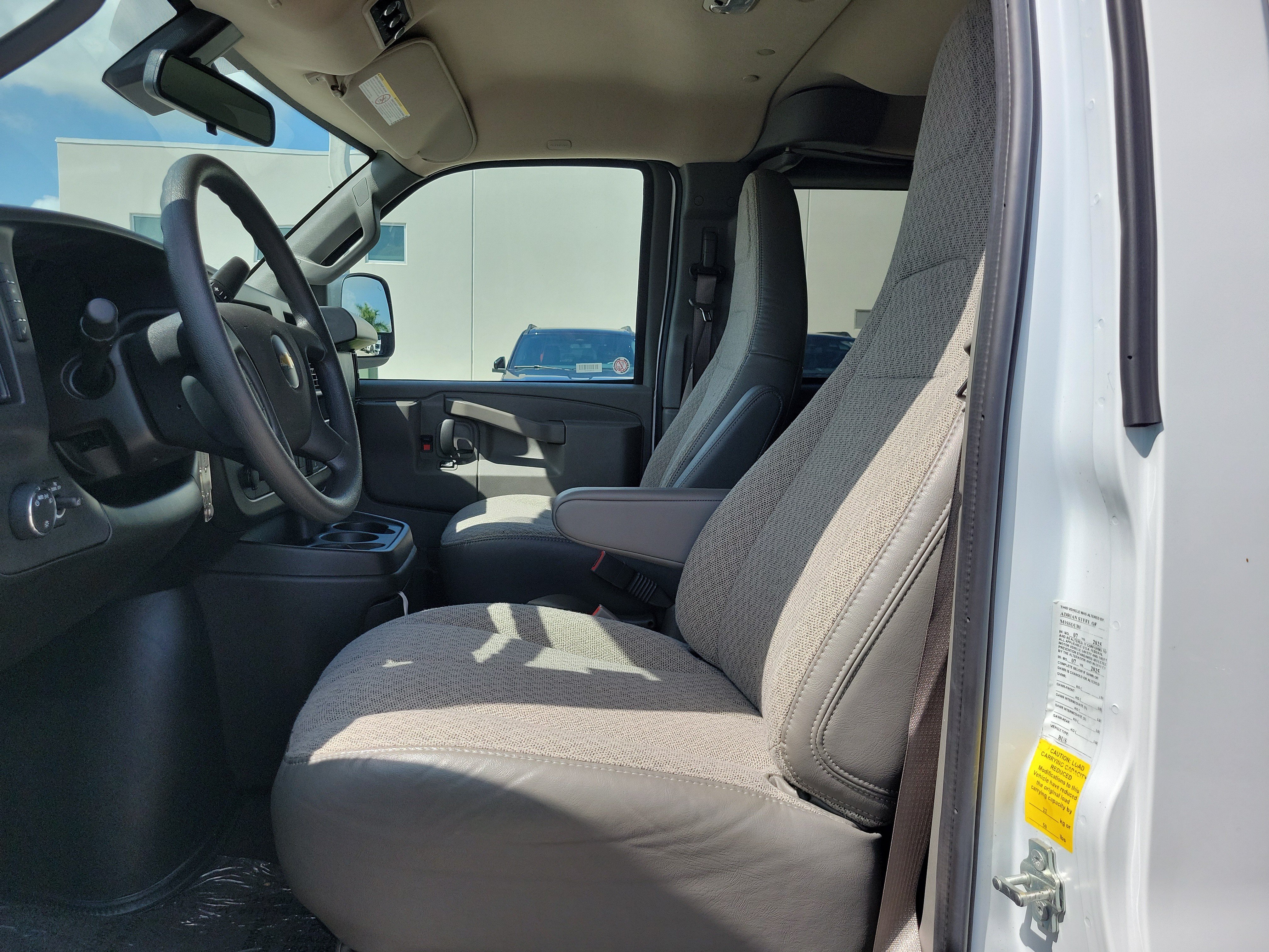 Used 2025 Chevrolet Express 3500 LT w/ LT Preferred Equipment Group RWD image 11