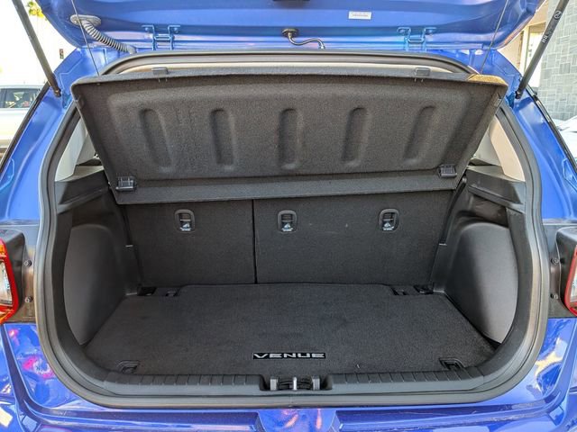 Used 2025 Hyundai Venue SEL image 30