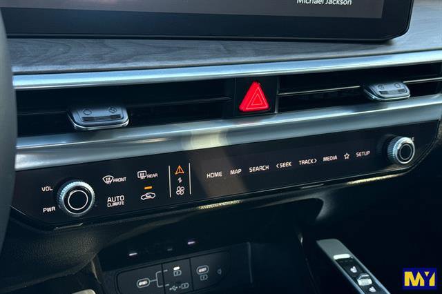 Used 2024 Kia Sorento SX image 24