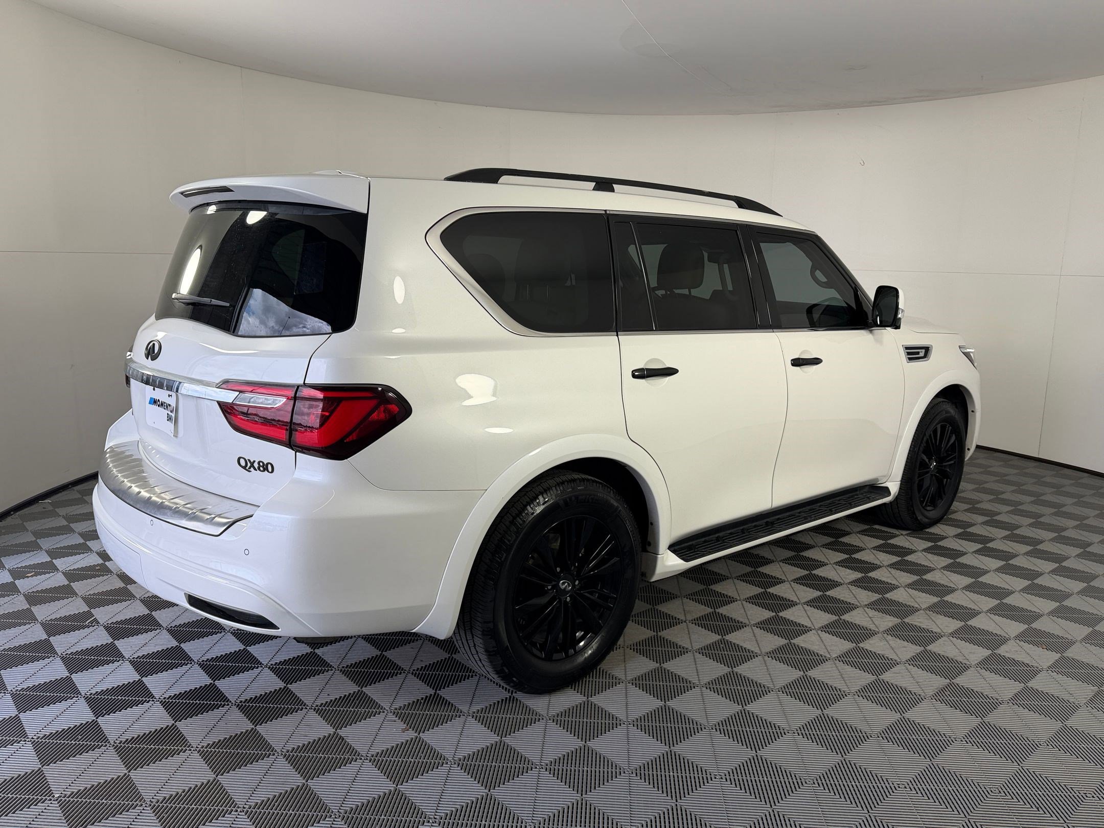 Used 2022 INFINITI QX80 Luxe w/ Cargo Package AWD/4WD image 9