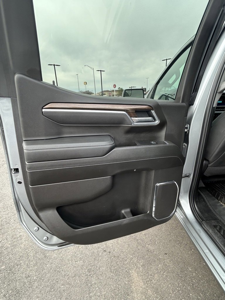 Used 2025 Chevrolet Silverado 1500 LT image 14