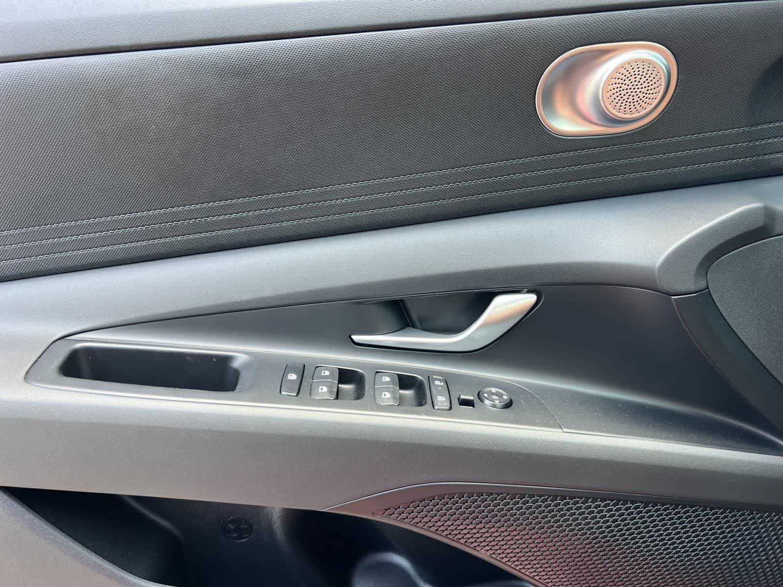 New 2025 Hyundai Elantra SE image 12
