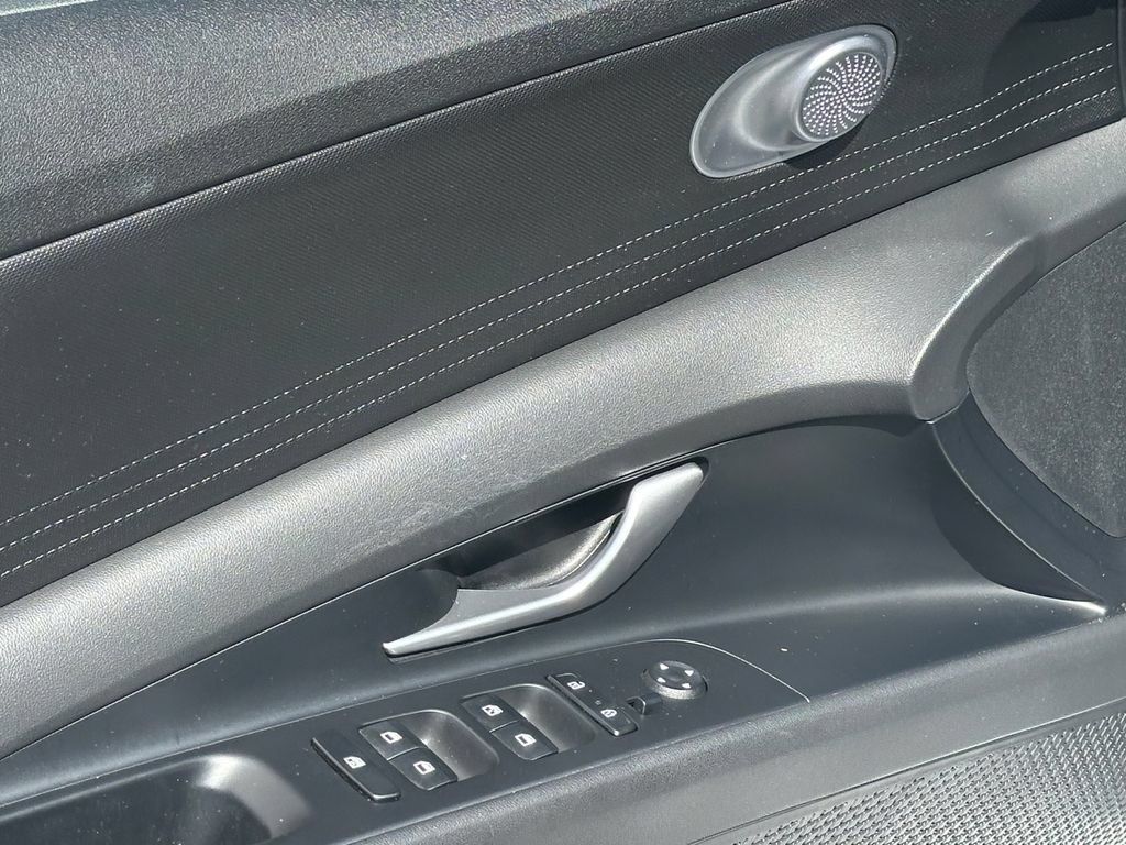 Used 2022 Hyundai Elantra SEL w/ Cargo Package FWD image 22