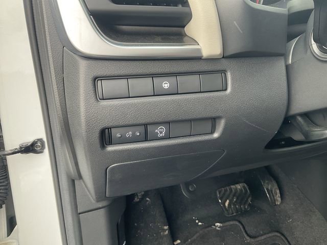 Used 2023 Nissan Rogue SV image 17