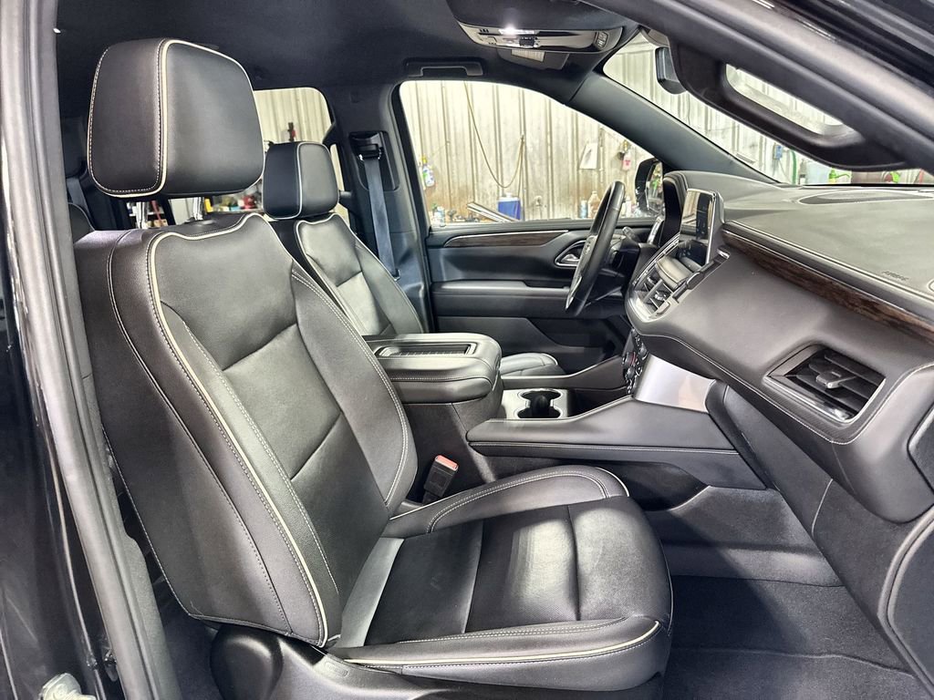 Used 2024 Chevrolet Suburban Premier image 32