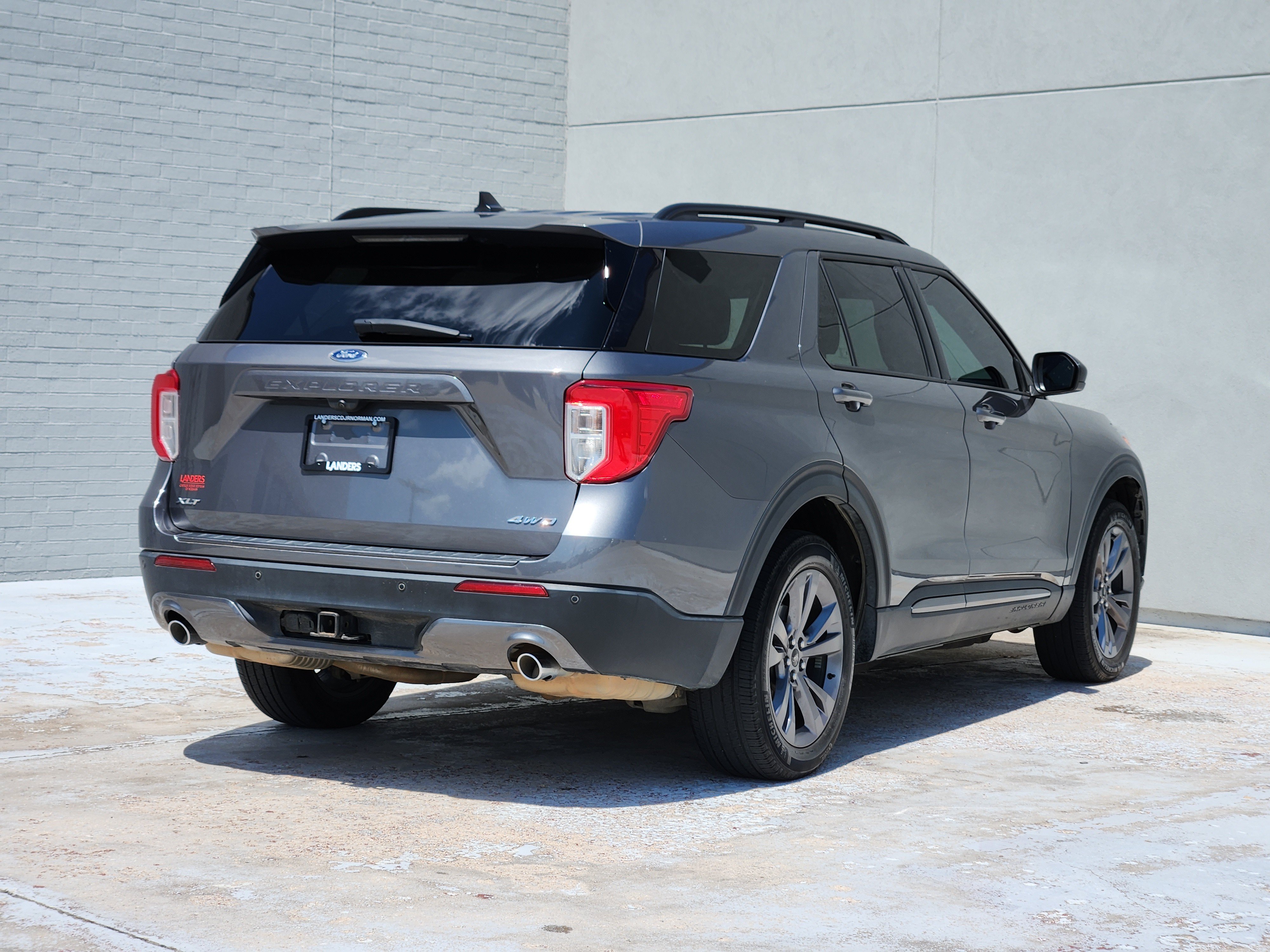 Used 2023 Ford Explorer XLT w/ Equipment Group 202A AWD/4WD image 8