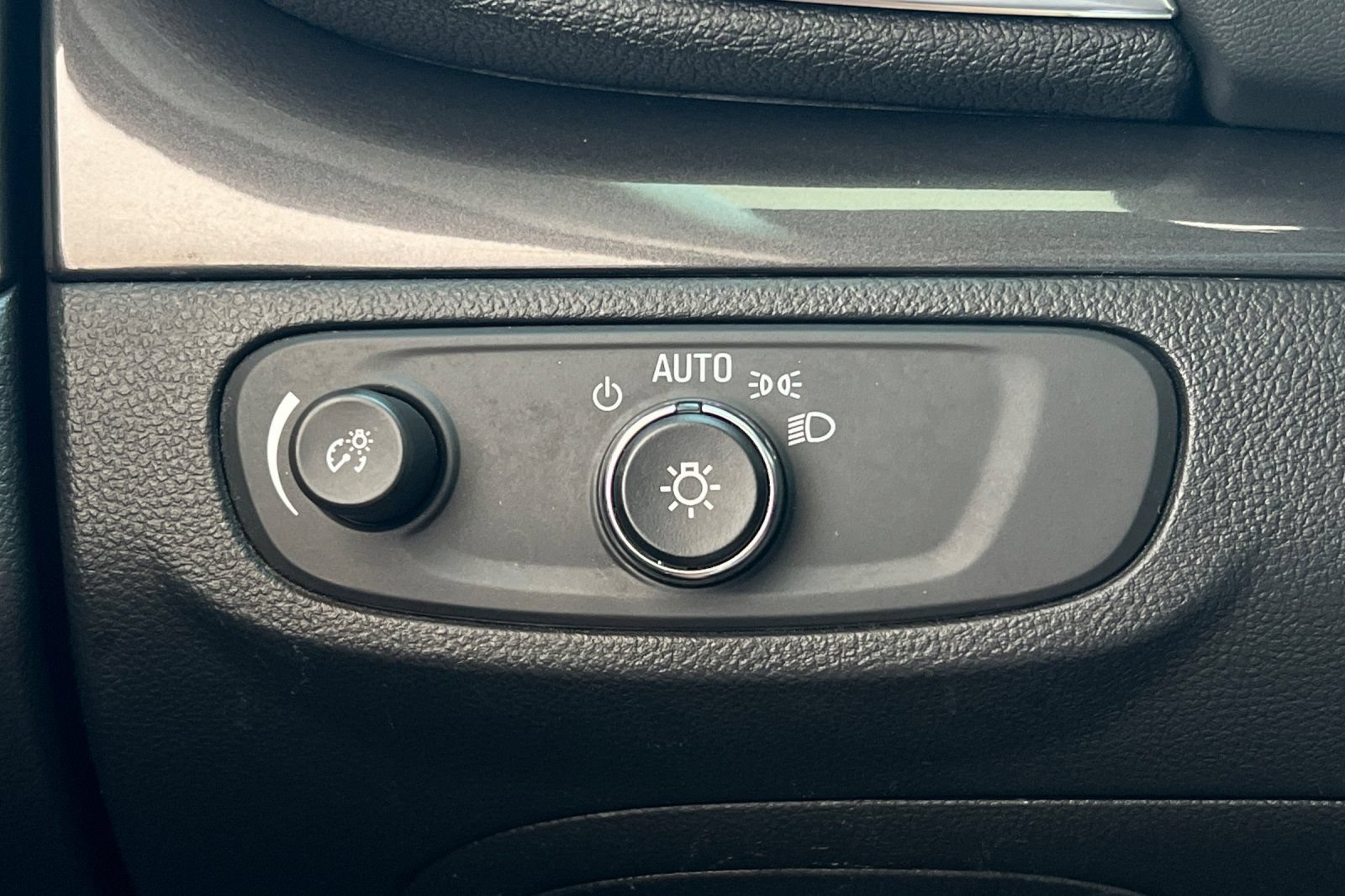 Used 2021 Buick Encore Preferred FWD image 39