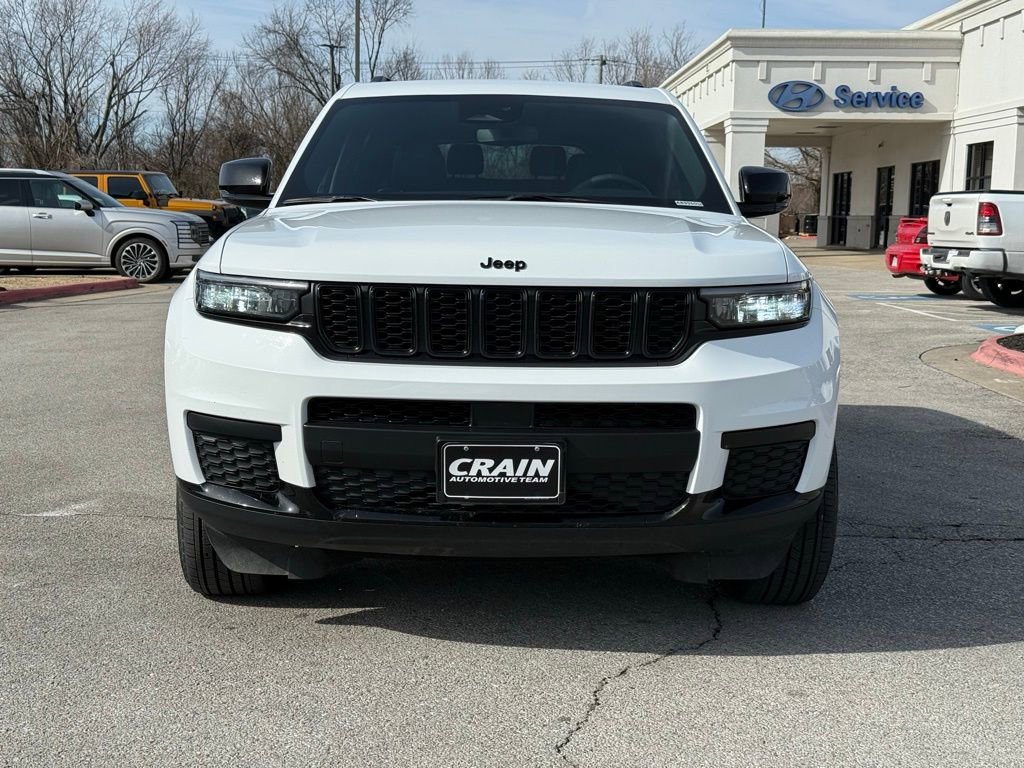 Used 2024 Jeep Grand Cherokee L Laredo image 2