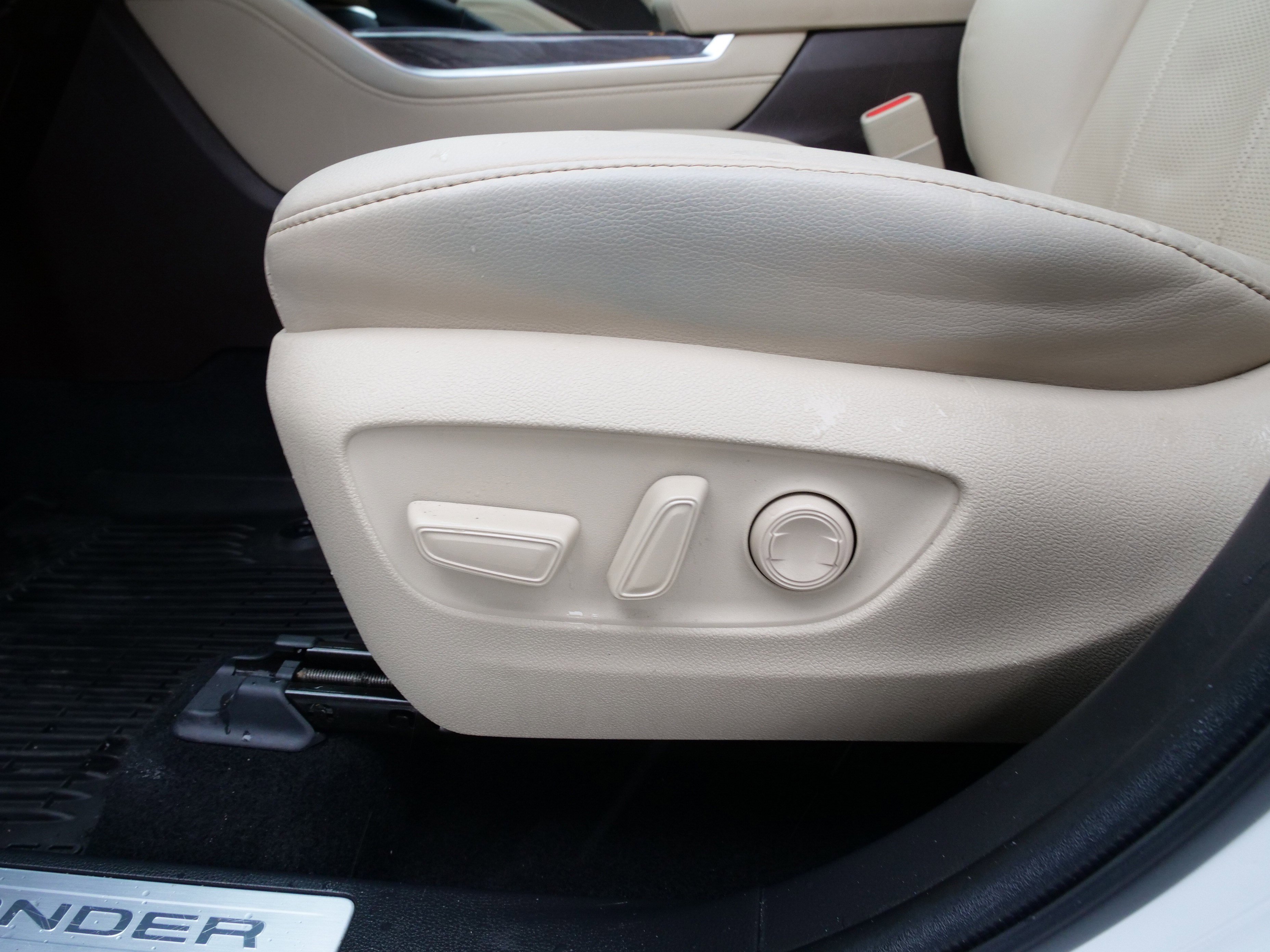 Used 2022 Toyota Highlander Limited image 19