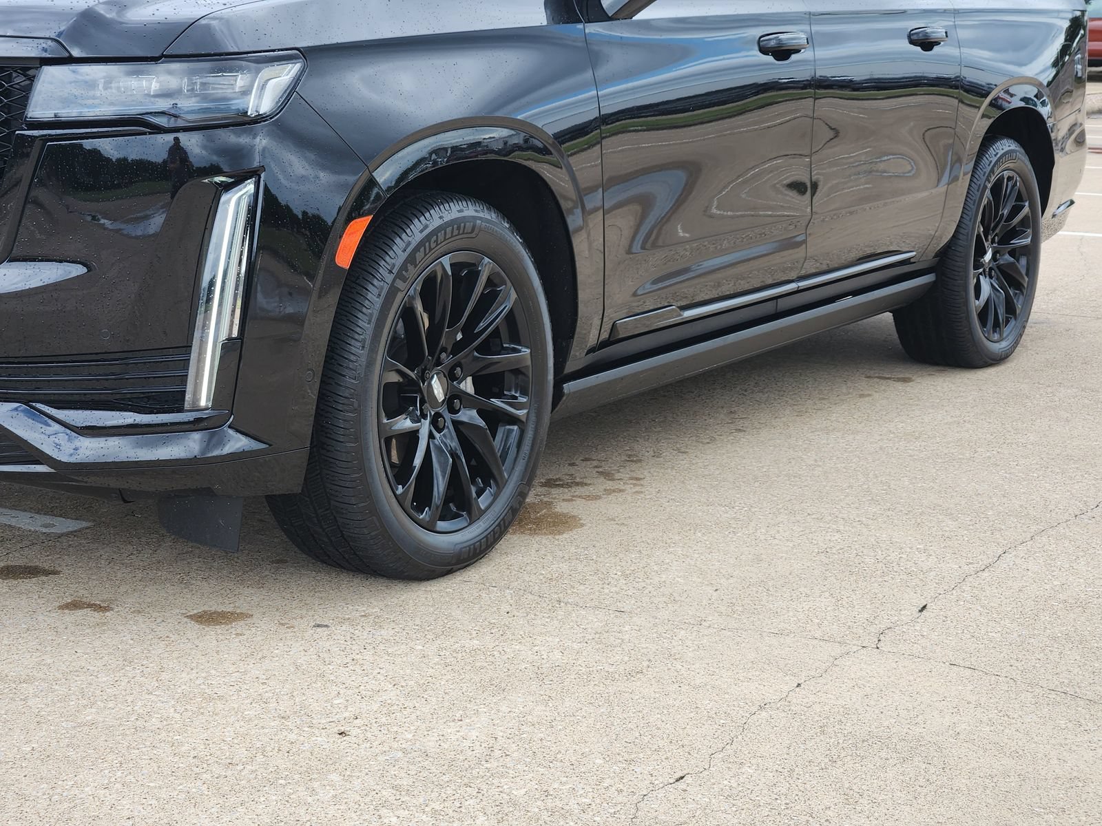 Used 2022 Cadillac Escalade ESV Sport Platinum w/ LPO, ONYX Package AWD/4WD image 12