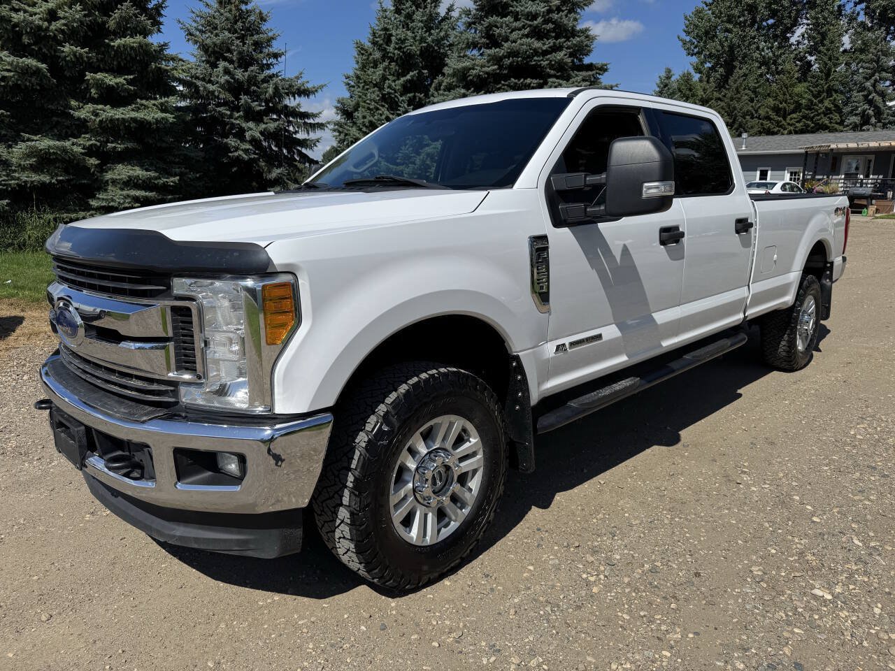 Used 2017 Ford F350 XLT w/ XLT Value Package AWD/4WD image 4