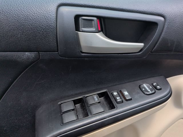 Used 2012 Toyota Camry LE FWD image 13