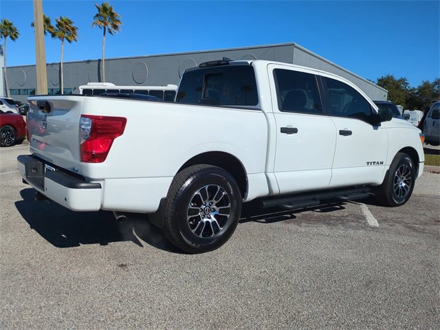 Used 2024 Nissan Titan SV w/ SV Convenience Package image 4