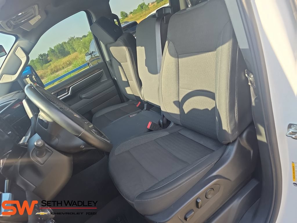 Used 2025 Chevrolet Silverado 2500 LT w/ Convenience Package AWD/4WD image 16