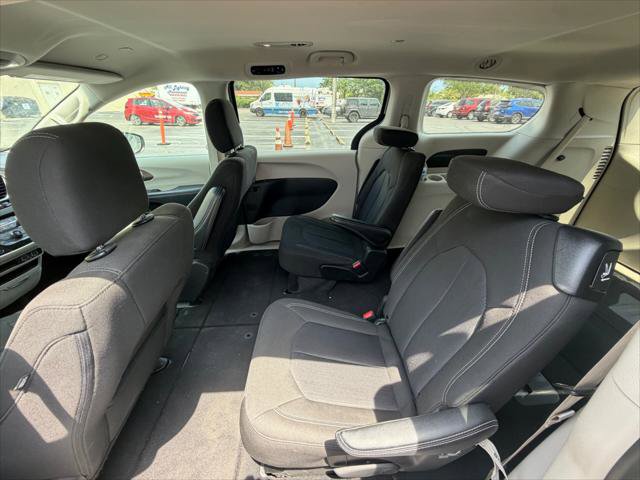 Used 2023 Chrysler Voyager LX FWD image 18