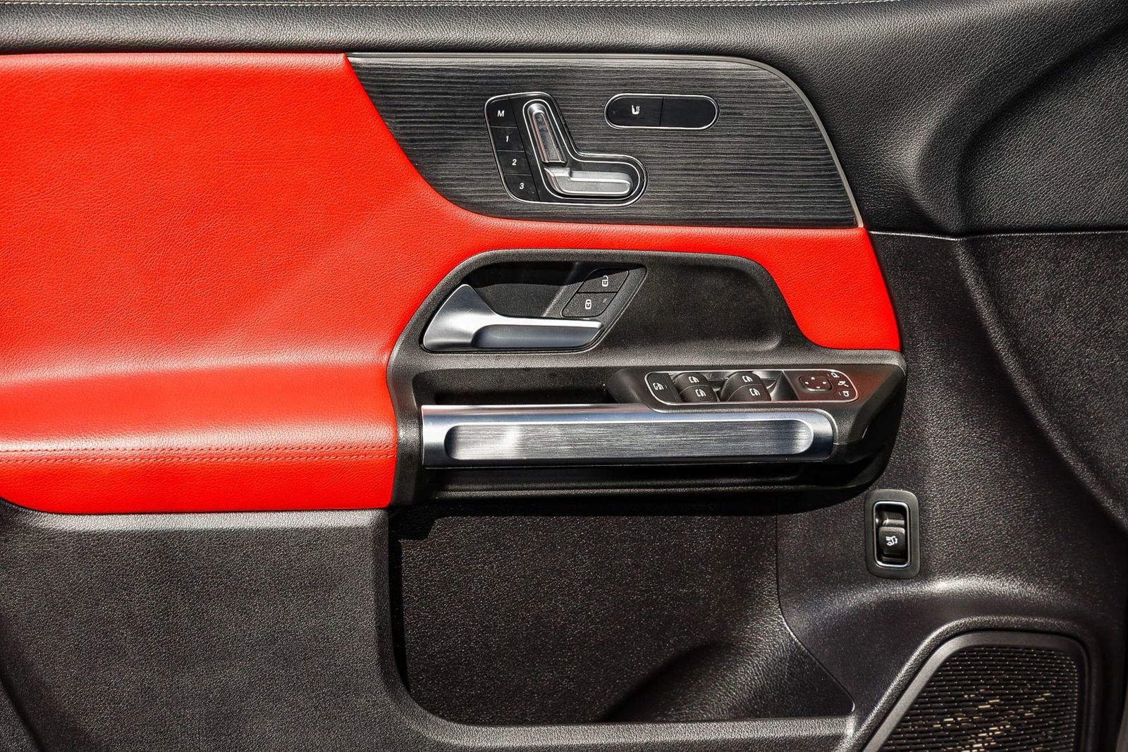 Used 2021 Mercedes-Benz GLB 250 image 20