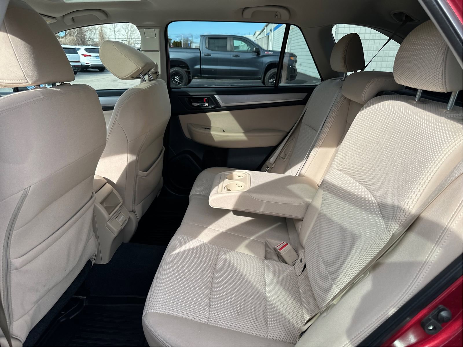 Used 2018 Subaru Outback 2.5i Premium AWD/4WD image 10