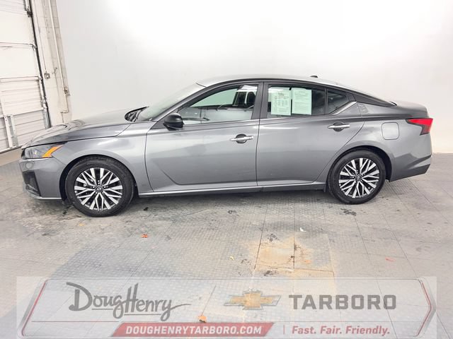 Used 2025 Nissan Altima 2.5 SV FWD image 6