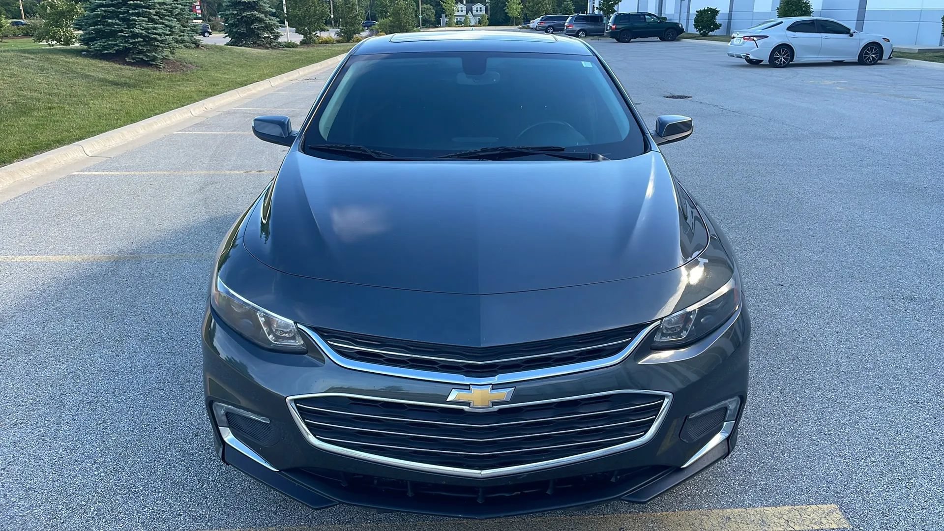 Used 2016 Chevrolet Malibu LT FWD image 3
