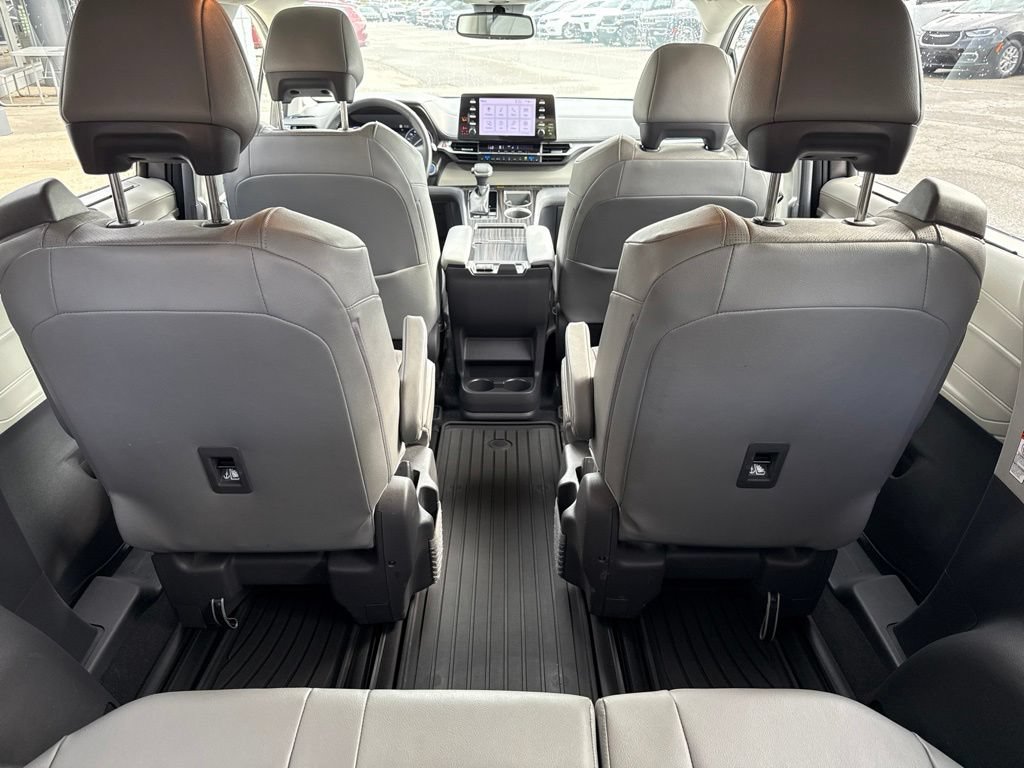 Used 2021 Toyota Sienna Limited AWD/4WD image 19