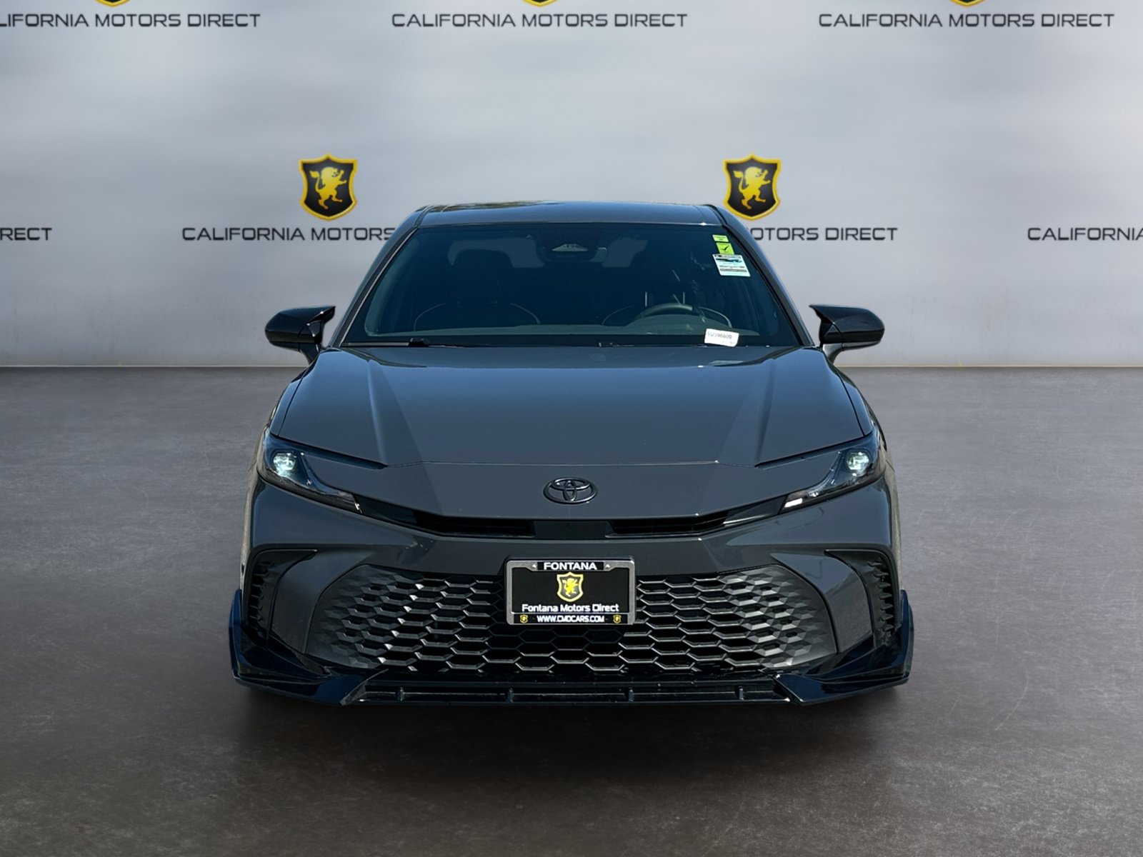 Used 2025 Toyota Camry SE w/ Convenience Package FWD image 8