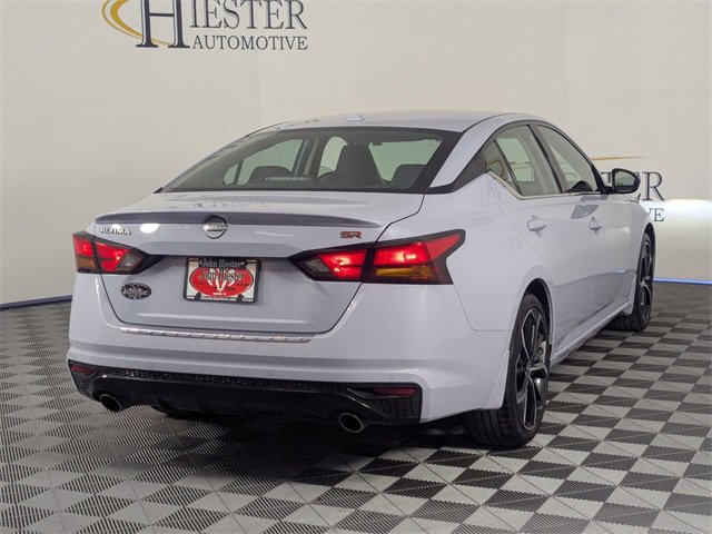 Used 2023 Nissan Altima 2.5 SR w/ SR Premium Package image 7