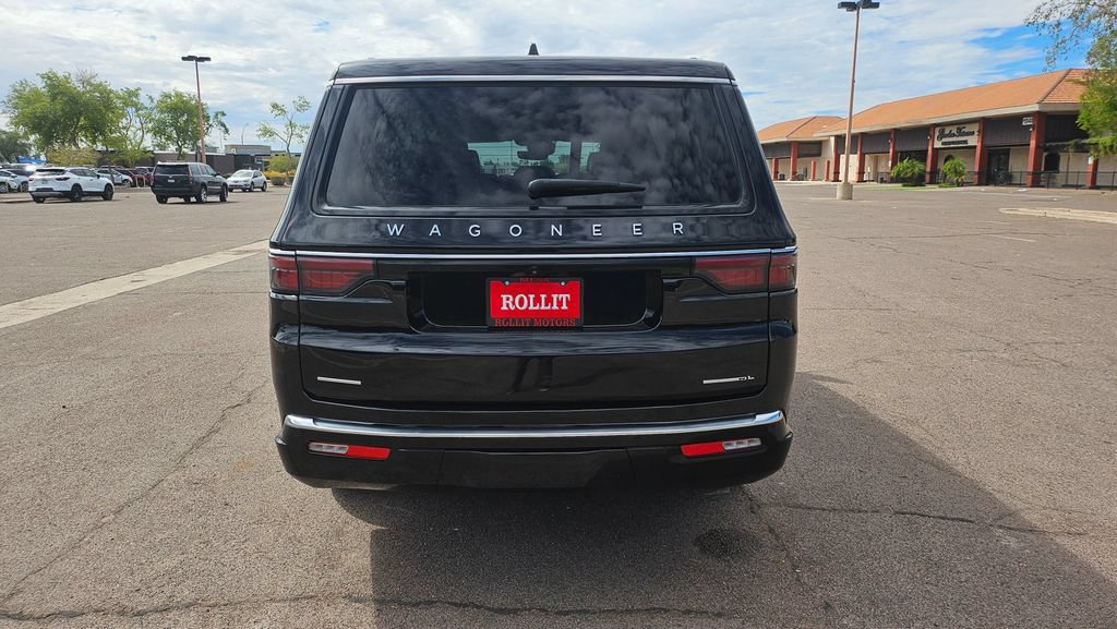 Used 2023 Jeep Wagoneer L Series II AWD/4WD image 10