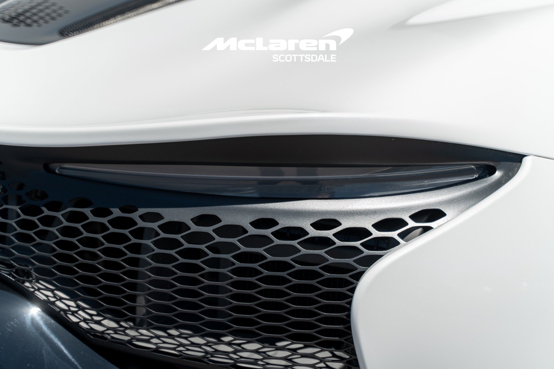 Used 2026 McLaren Artura RWD image 24