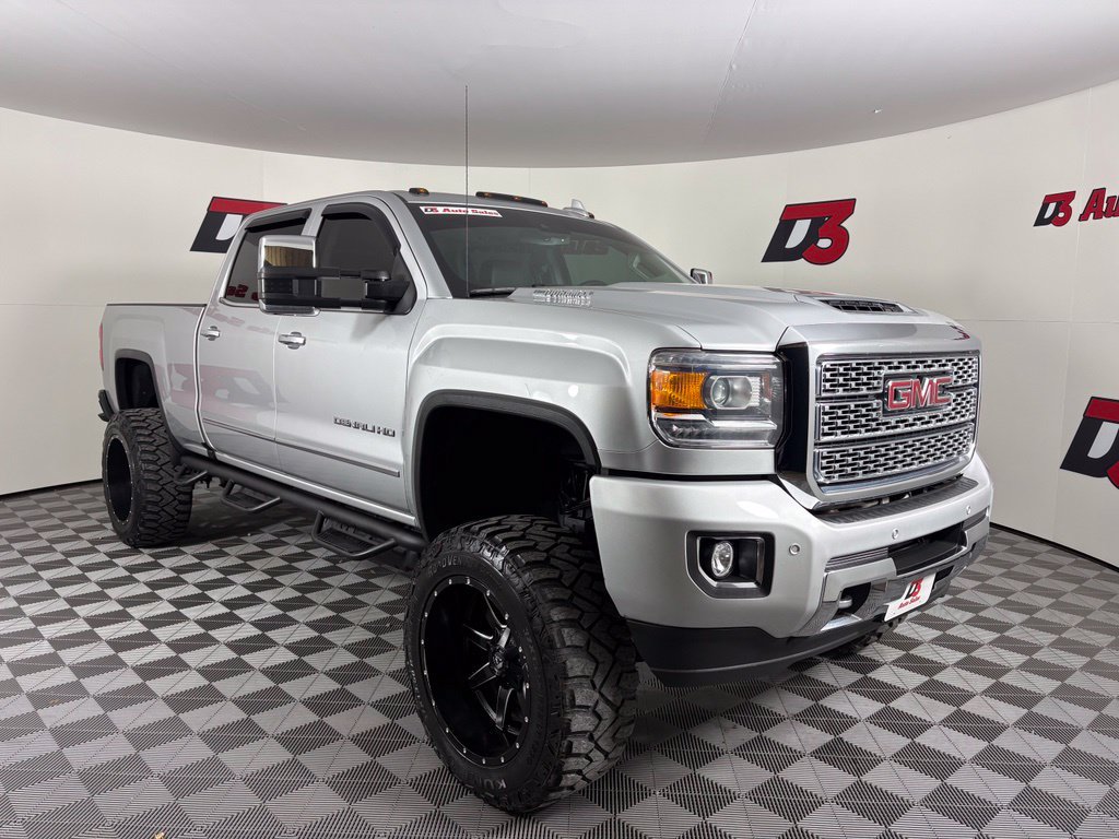 Used 2019 GMC Sierra 2500 Denali w/ Duramax Plus Package AWD/4WD image 10