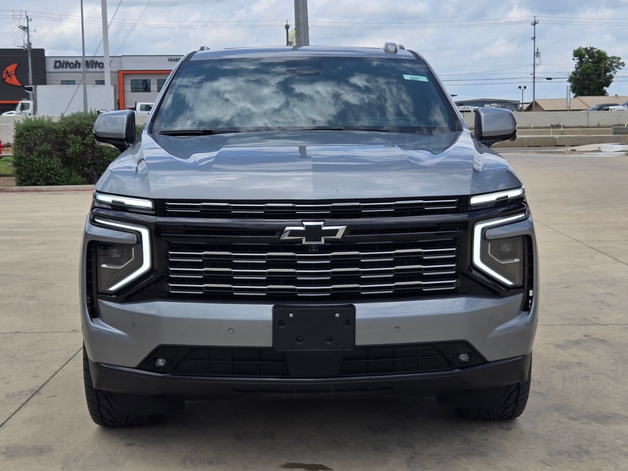 Certified 2025 Chevrolet Suburban High Country AWD/4WD video 2