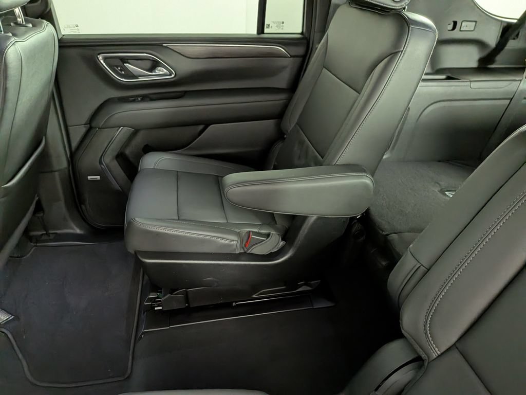 Certified 2024 Chevrolet Suburban Z71 w/ Luxury Package AWD/4WD image 35