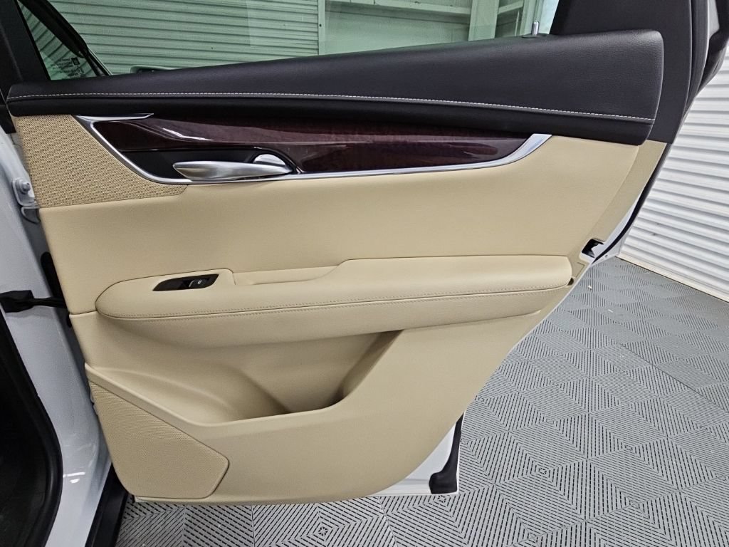 Used 2019 Cadillac XT5 Premium Luxury FWD image 37