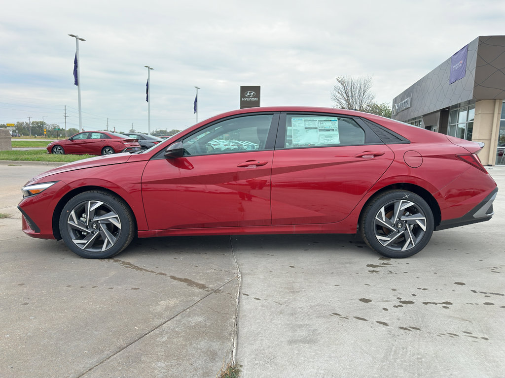 New 2025 Hyundai Elantra Sport image 4