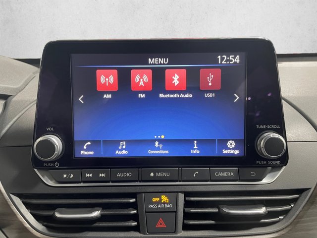 Used 2025 Nissan Altima 2.5 SV FWD image 13