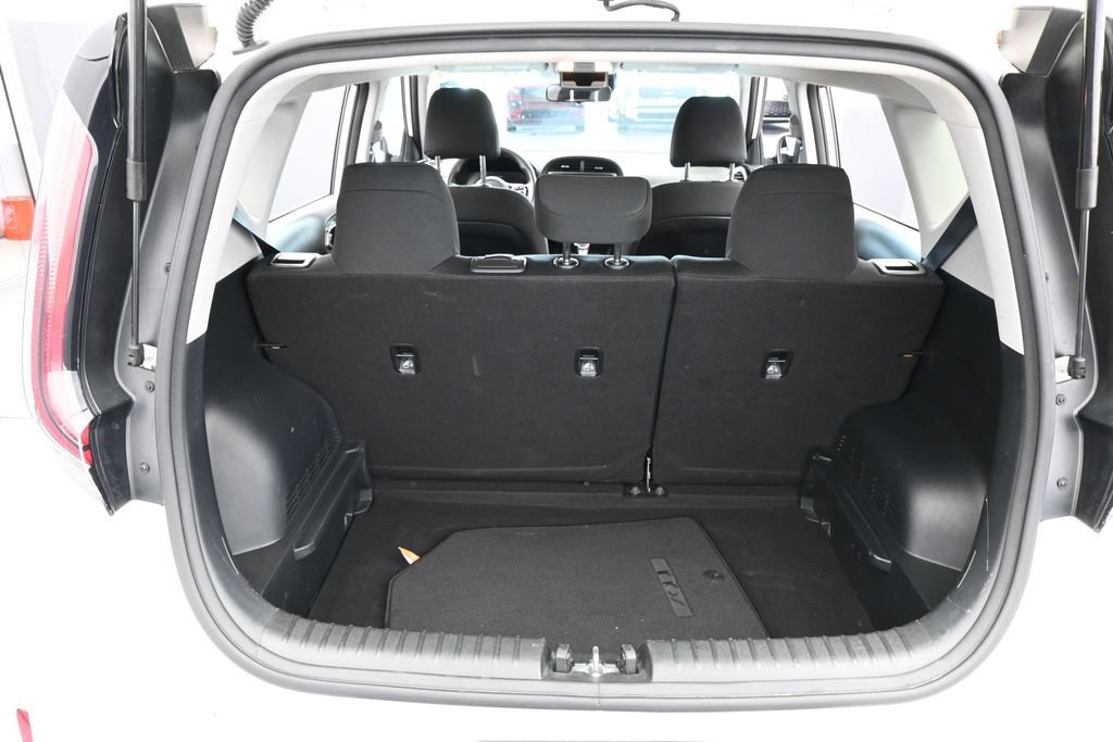 Used 2024 Kia Soul LX w/ Option Group 015 FWD image 36