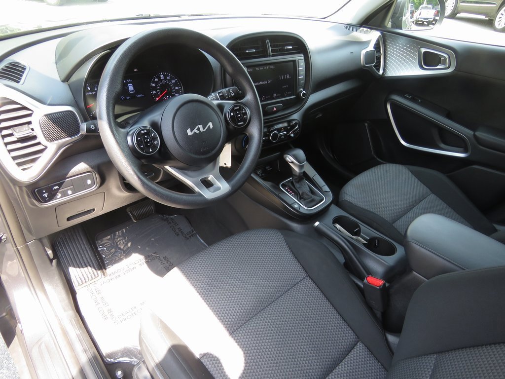 Used 2022 Kia Soul LX w/ Technology Package image 12