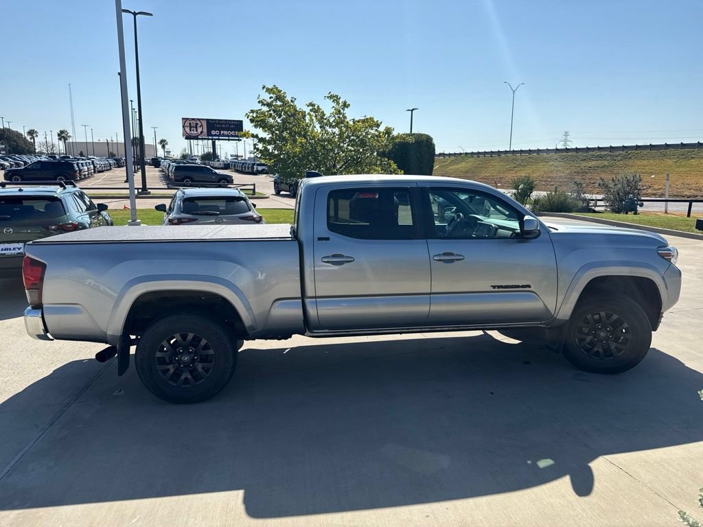 Used 2022 Toyota Tacoma SR5 RWD image 4