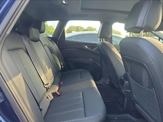 Used 2023 Audi Q4 e-tron Premium Plus w/ Premium Plus AWD/4WD image 9