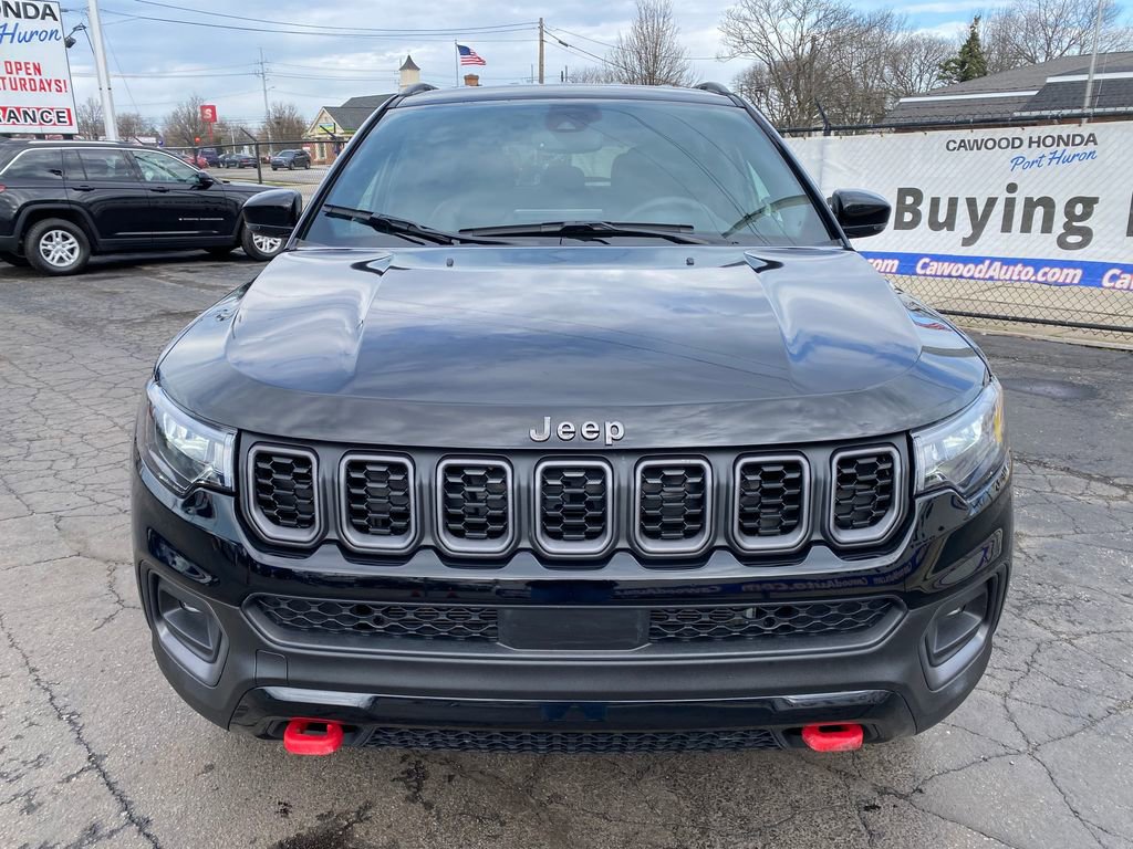 Used 2025 Jeep Compass Trailhawk image 8