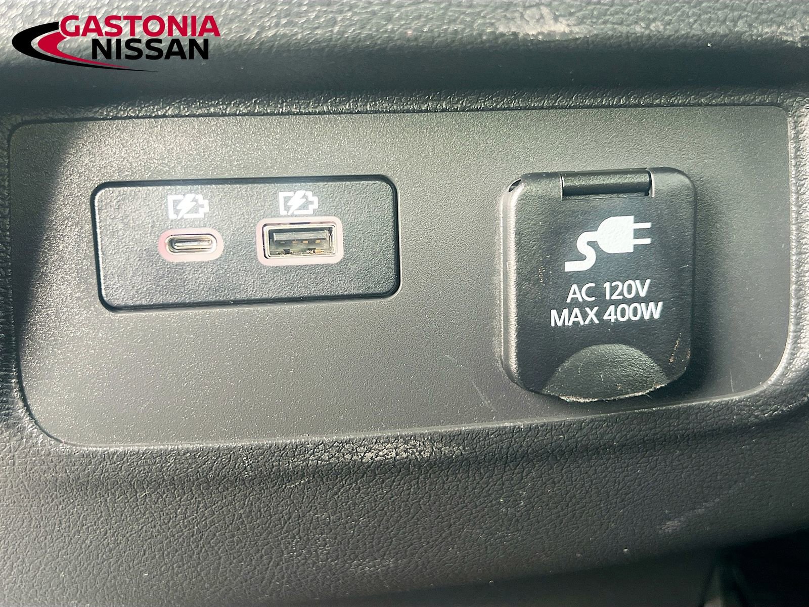 Used 2024 Nissan Frontier SV w/ Technology Package image 33