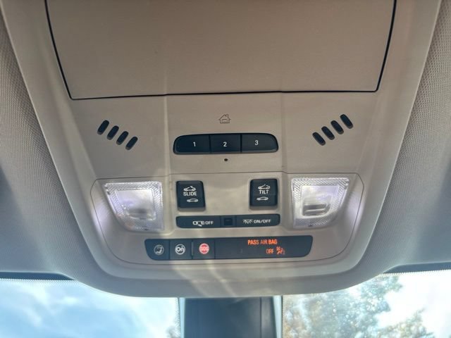 Used 2020 Buick Enclave Avenir w/ Avenir Technology Package AWD/4WD image 17