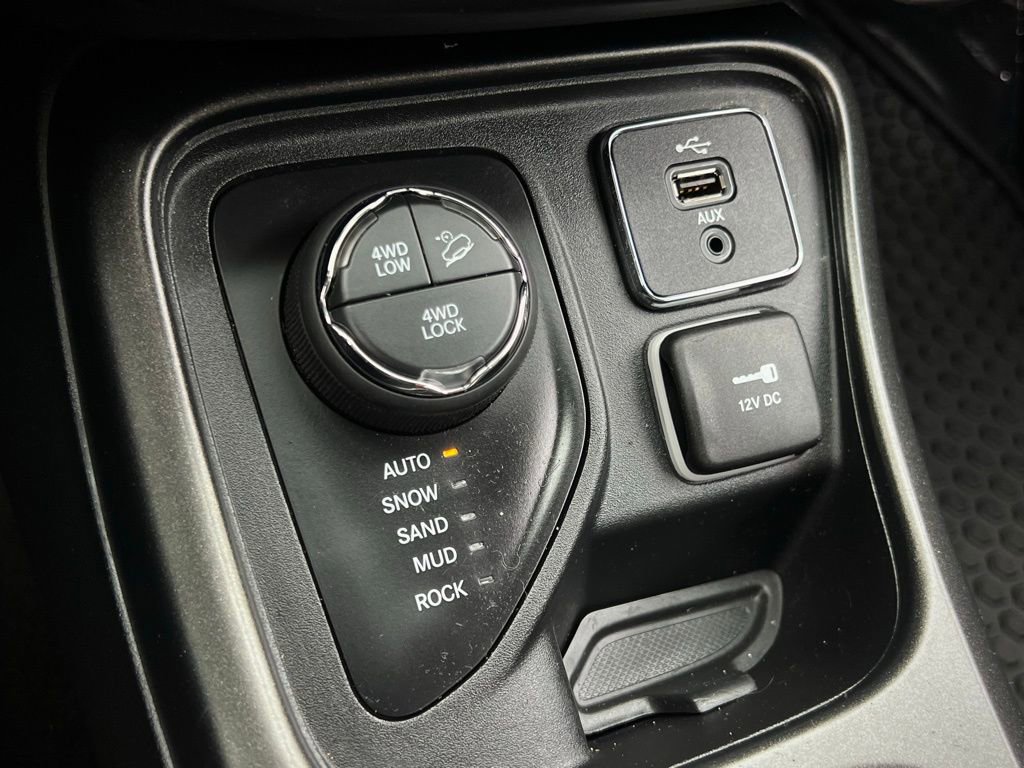 Used 2018 Jeep Compass Trailhawk AWD/4WD image 51