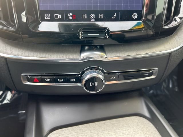 Certified 2025 Volvo XC60 B5 Plus image 24