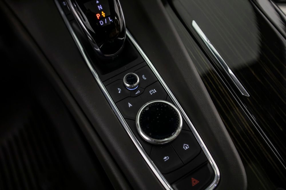 Used 2021 Cadillac Escalade ESV Premium Luxury w/ Driver Assist Tech Package image 39